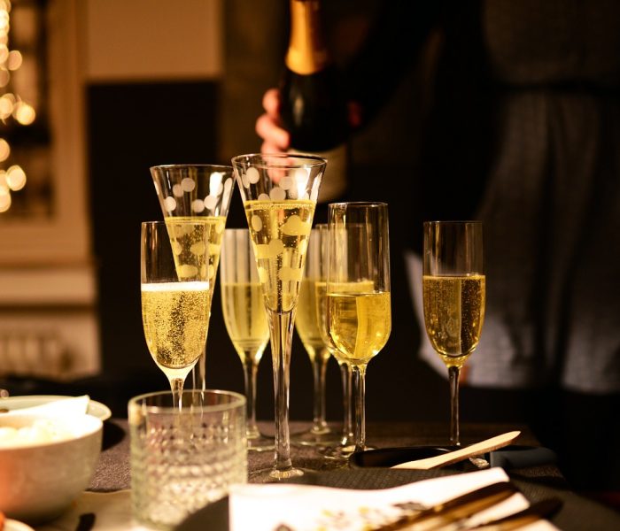 glasses-4720011_1280
